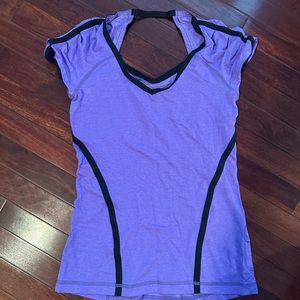 Lululemon top size small (4?)